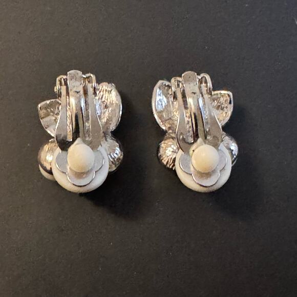 VTG Clip On Earrings Faux Pearl Rhinestones Silver Tone Formal Wedding Dressy - Picture 7 of 8